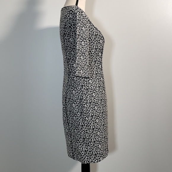 BANANA Republic Black White Printed Round Neck Half Sleeve Sheath Dress 2 - Picture 6 of 8